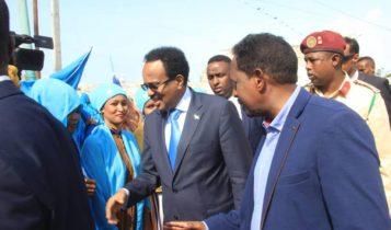 Farmaajo iyo Xasan Sheekh dadka kala taageero