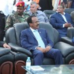 Farmaajo iyo bulshada magaalada Muqdisho