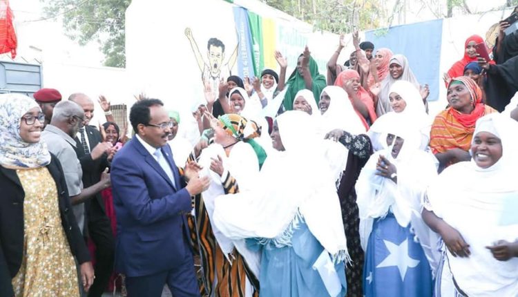 Farmaajo iyo shacabka gaar ahaan haweenka iyo hooyooyinka