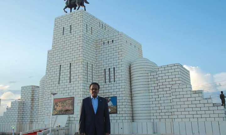 Farmaajo iyo taalada sayidka