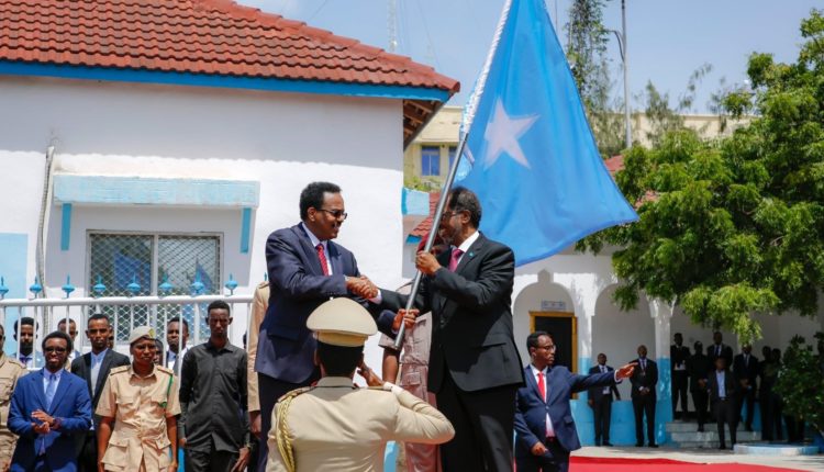 Farmaajo iyo xasan sheekh