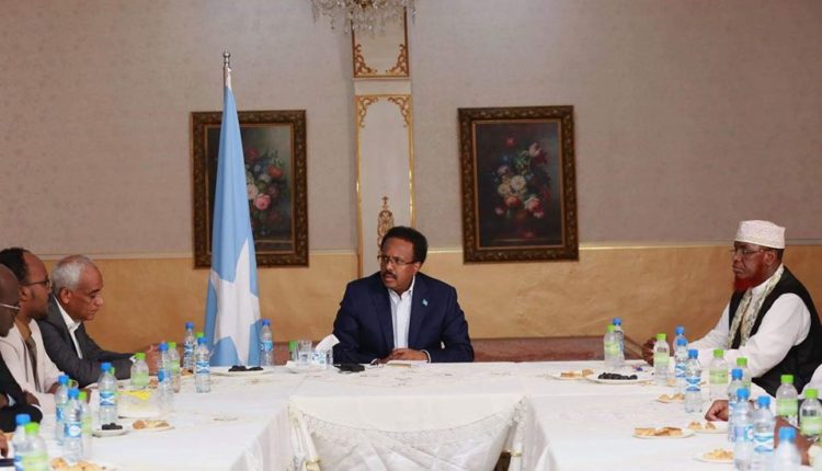 Kulanka farmaajo iyo sheekh umal