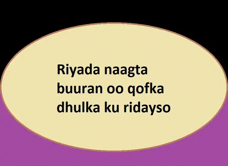 Riyada naagta buuran oo qofka dhulka ku ridayso