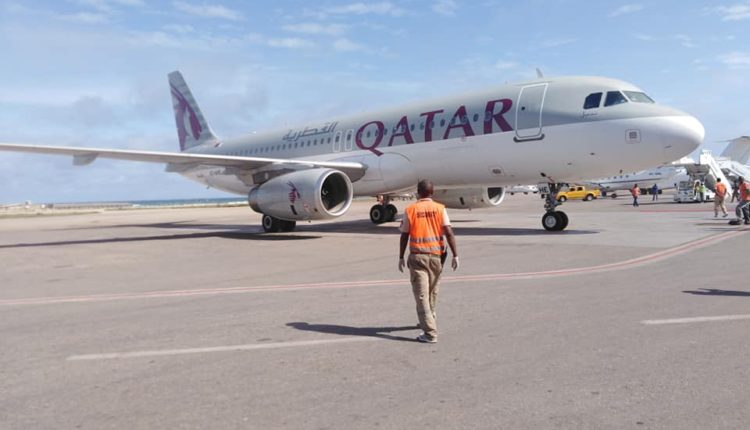 Sawirada Qatar airways oo Muqdisho tagtay (3)