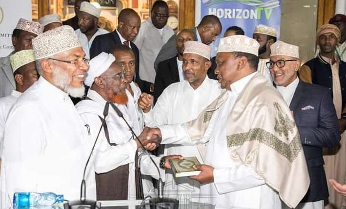 Uhuru Kenyatta oo khudbad ka jeediyay masjidka Jamia mosque 2