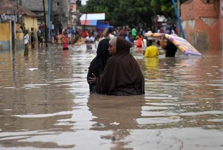 Beladweyne oo bad isu rogtay daawo sawirada