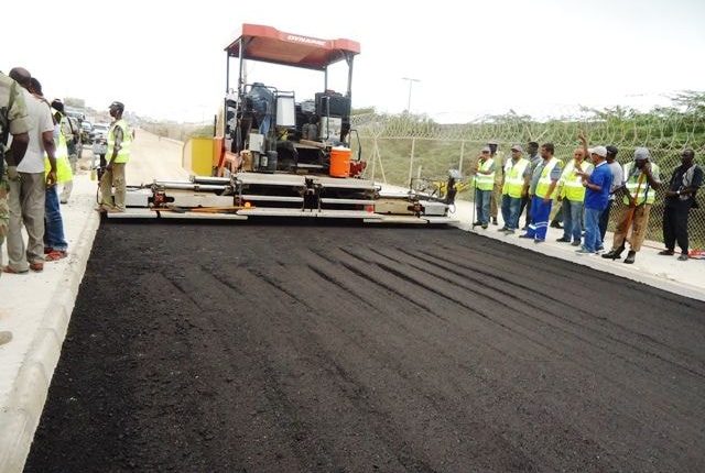 dhismaha jidka afgooye iyo muqdisho Qatar (2)