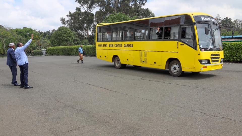 MD Kenya oo siiyay bas haweenka ducaadda ah ee Garissa