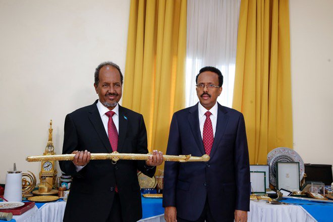 Sawirada talawareejinta Farmaajo iyo Xasan Sheekh